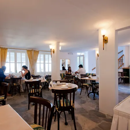 Adonis Hotel 4*