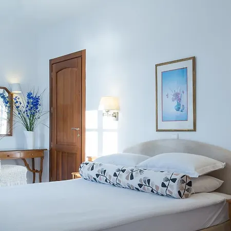 Adonis Hotel